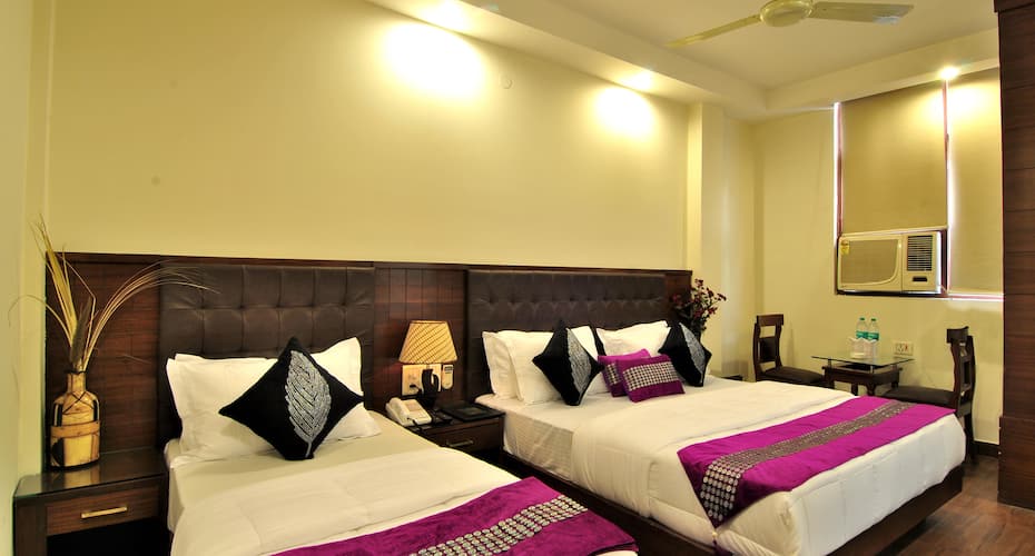فندق تورونتو, New Delhi 1
